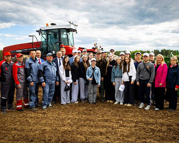 Ученики из Сигаево побывали на посевной с главой Удмуртии